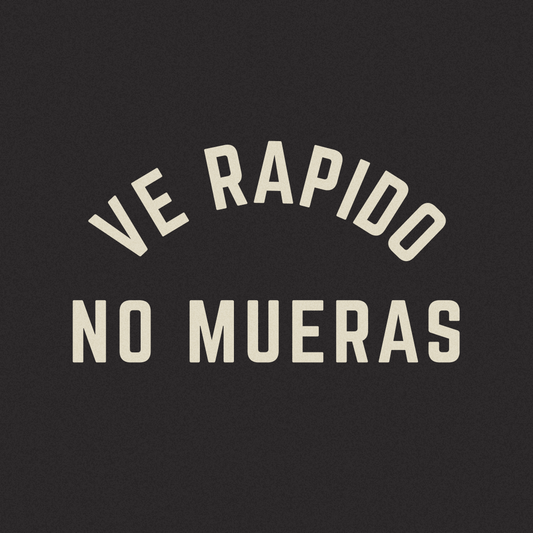 Camiseta motera Ve Rápido No Mueras — estilo chopper rebelde, algodón orgánico, ropa motera Ridestraddle