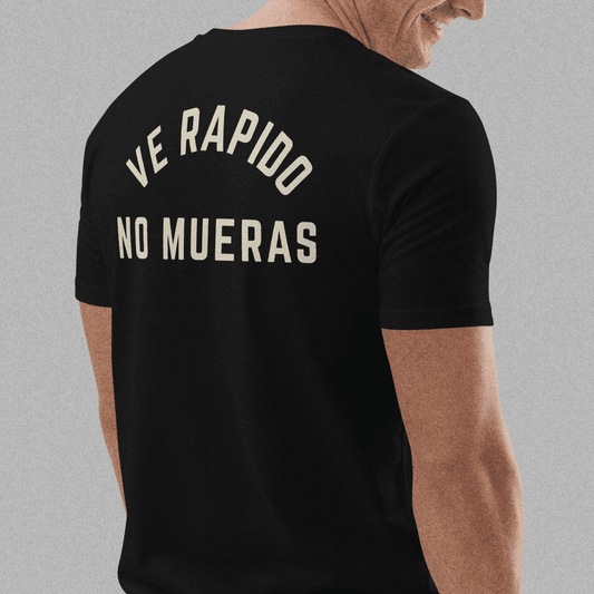 Camiseta motera Ve Rápido No Mueras — ropa motera rebelde en español